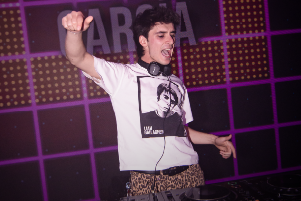 Oscar García DJ en Noches del Botánico Zona Momentos Alhambra