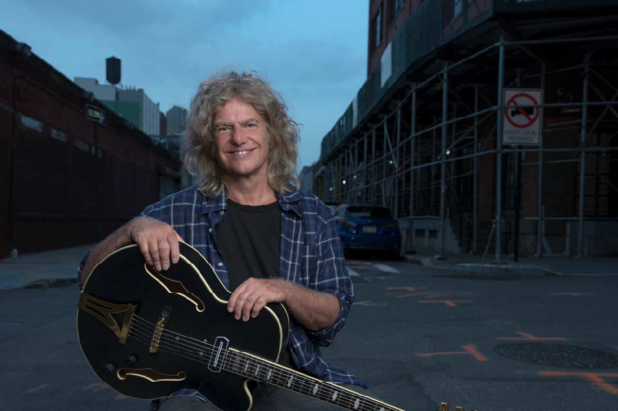 https://r2.nochesdelbotanico.com/Artistas/2026/Artistas/febrero/260726%20PAT%20METHENY.png